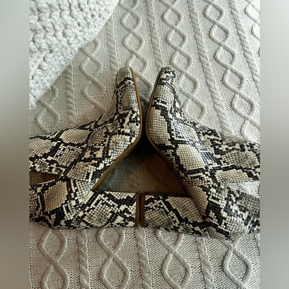 Madden Girl Faux Snakeskin Ankle Booties, Pull on, Women’s size 9.5 - Picture 7 of 8
